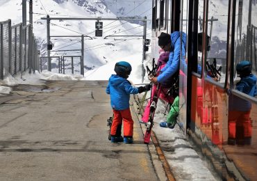 Child on skis - when to start learning to ski?