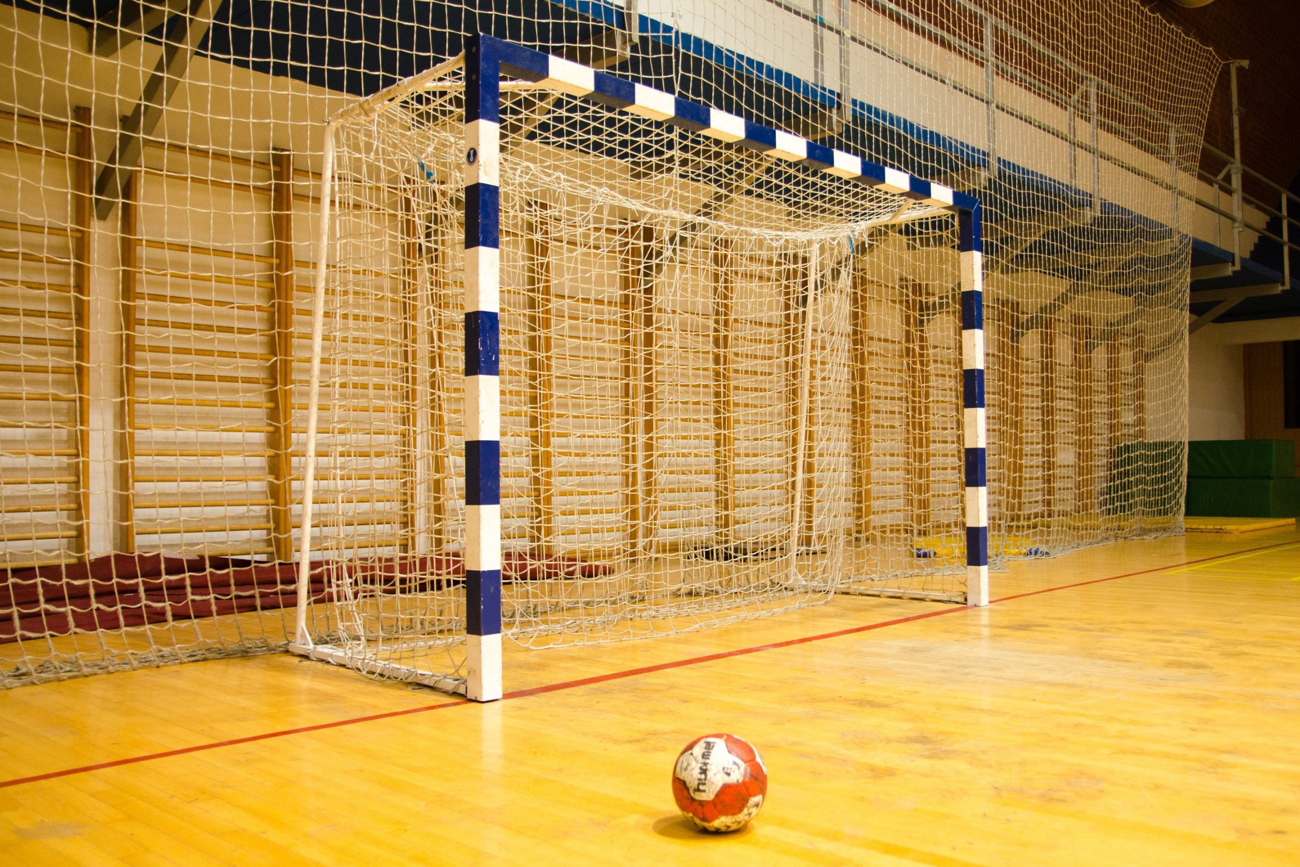 Defensive systems in handball
