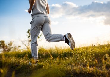 How do you get back into running shape for spring? Use our tips!