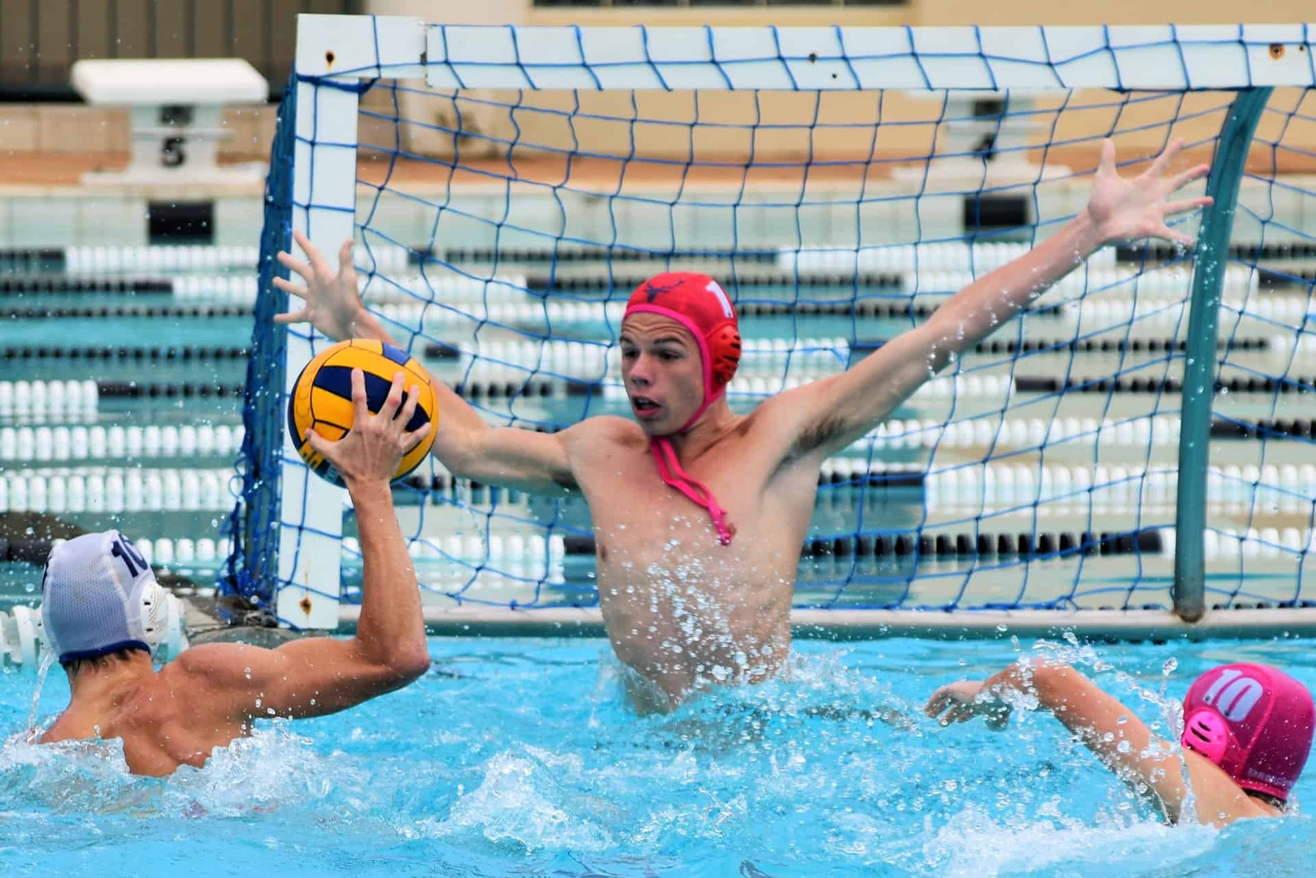 Waterpolo or water polo – rules, equipment, advantages